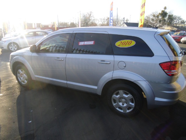 Dodge Journey 2010 photo 2