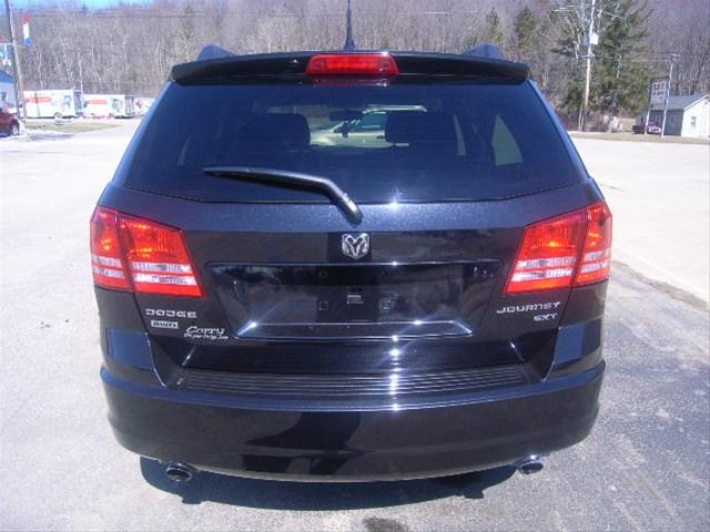 Dodge Journey 2010 photo 2