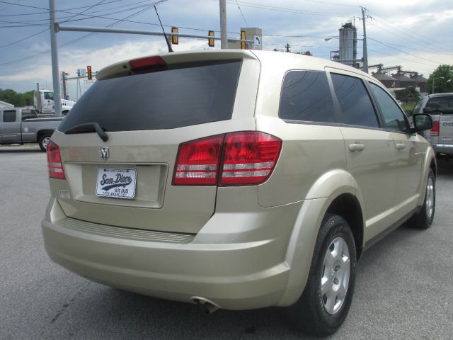 Dodge Journey 2010 photo 1