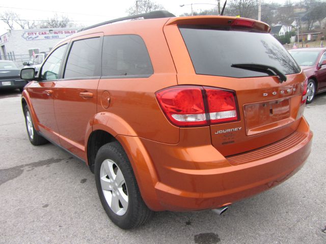 Dodge Journey 2011 photo 4