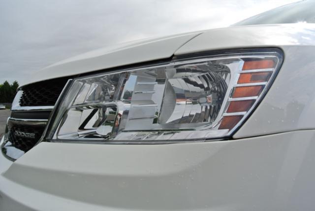 Dodge Journey 2011 photo 1