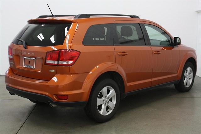 Dodge Journey 2011 photo 1