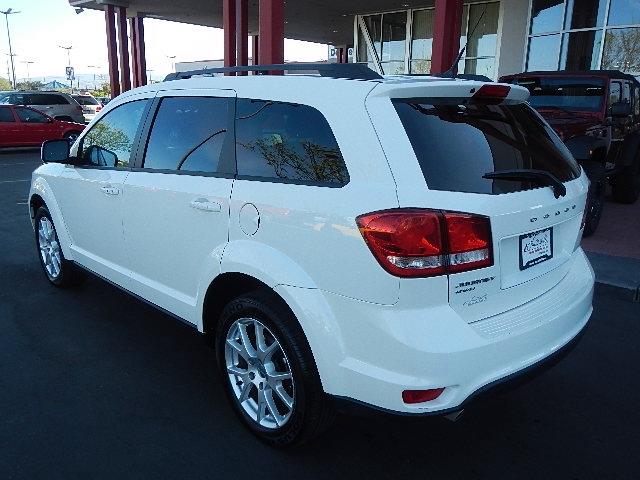 Dodge Journey 2011 photo 1