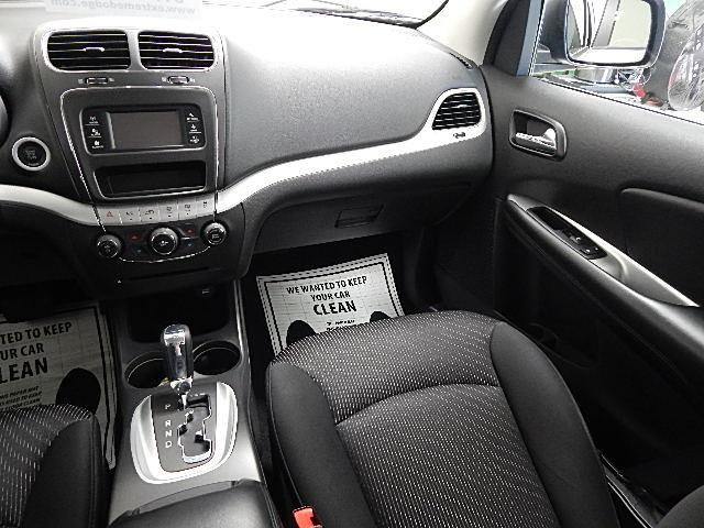 Dodge Journey 2011 photo 18