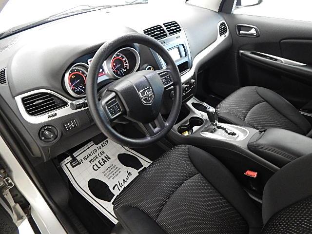 Dodge Journey 2011 photo 23