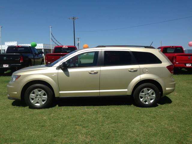 Dodge Journey 2011 photo 2