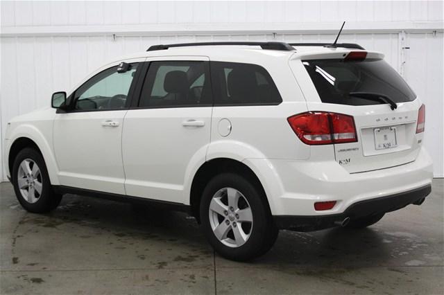 Dodge Journey 2011 photo 2