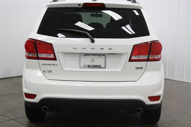 Dodge Journey 2011 photo 3