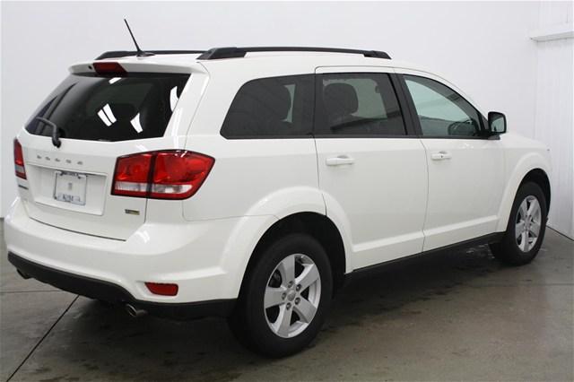 Dodge Journey 2011 photo 4