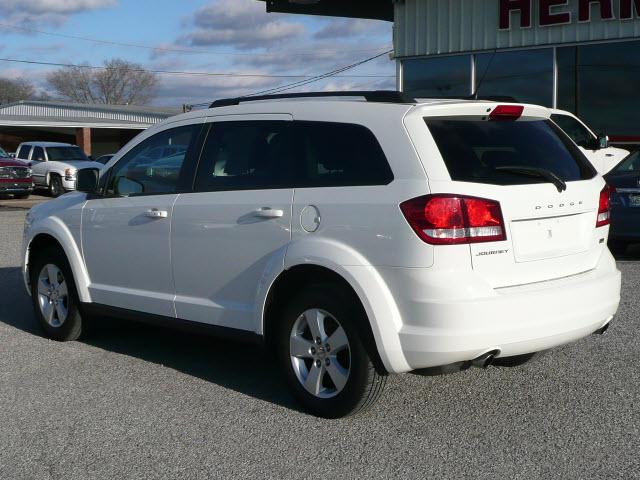 Dodge Journey 2011 photo 4