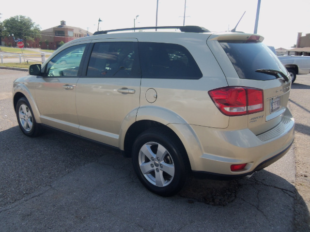 Dodge Journey 2011 photo 1
