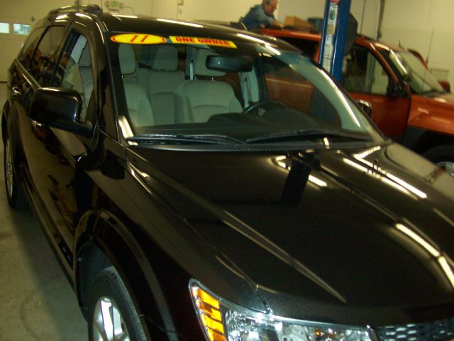 Dodge Journey 2011 photo 2