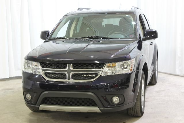 Dodge Journey 2011 photo 2