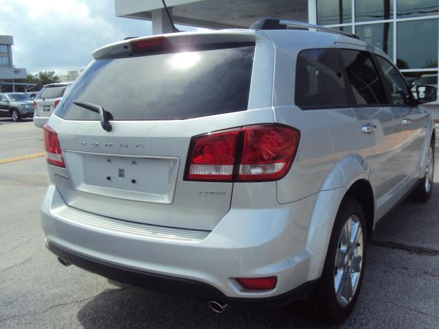 Dodge Journey 2012 photo 2