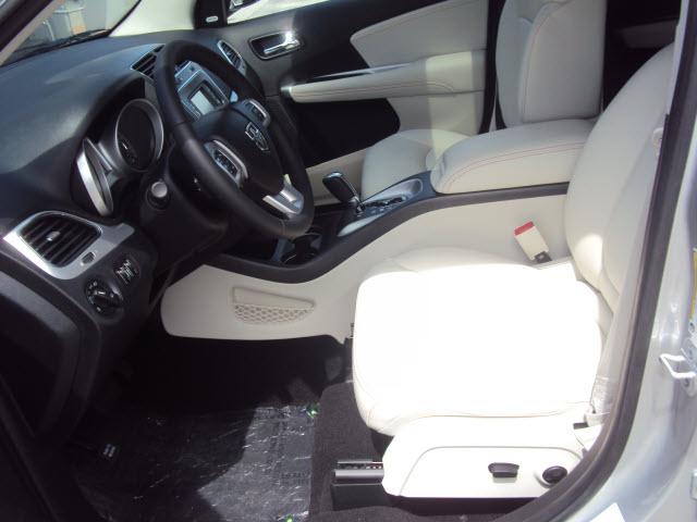 Dodge Journey 2012 photo 5