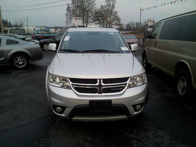 Dodge Journey 2012 photo 2