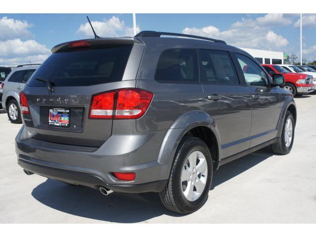 Dodge Journey 2012 photo 2