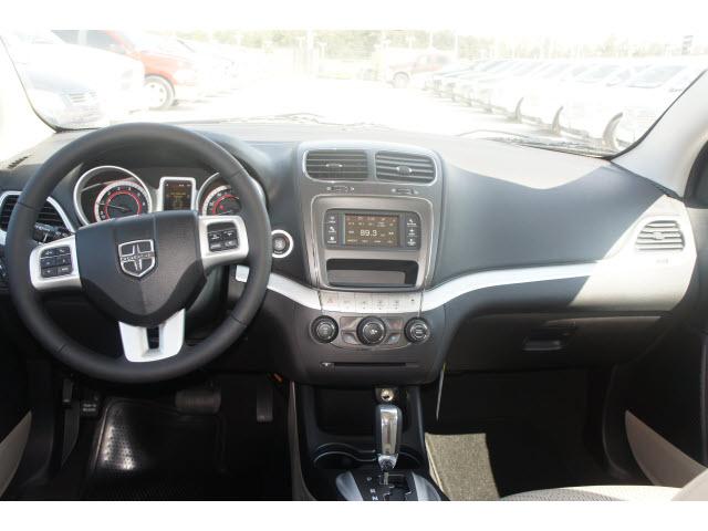 Dodge Journey 2012 photo 3