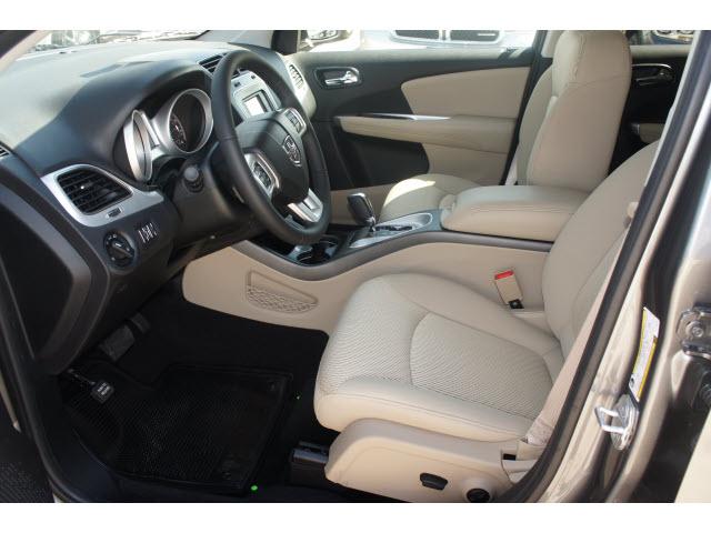 Dodge Journey 2012 photo 4