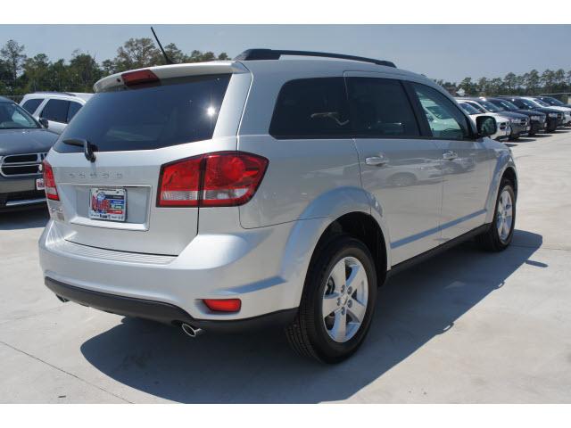 Dodge Journey 2012 photo 2