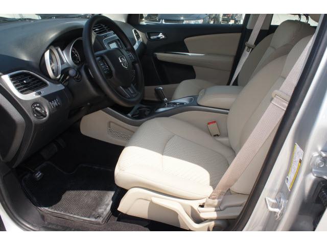 Dodge Journey 2012 photo 4