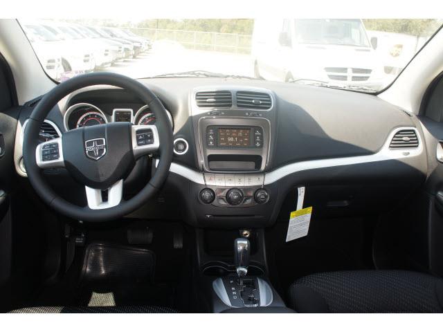 Dodge Journey 2012 photo 3