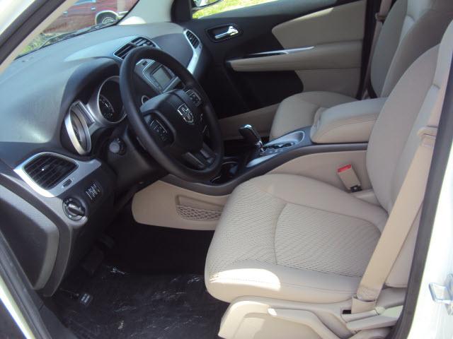 Dodge Journey 2012 photo 4