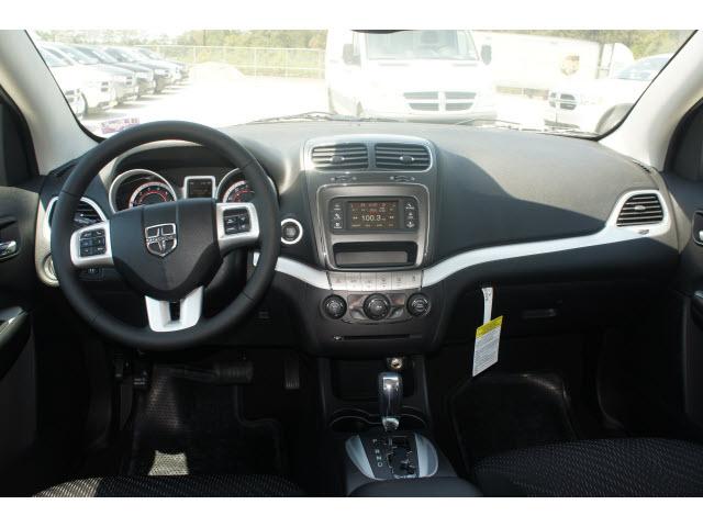 Dodge Journey 2012 photo 3