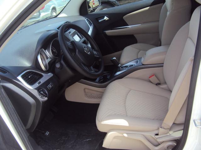 Dodge Journey 2012 photo 4