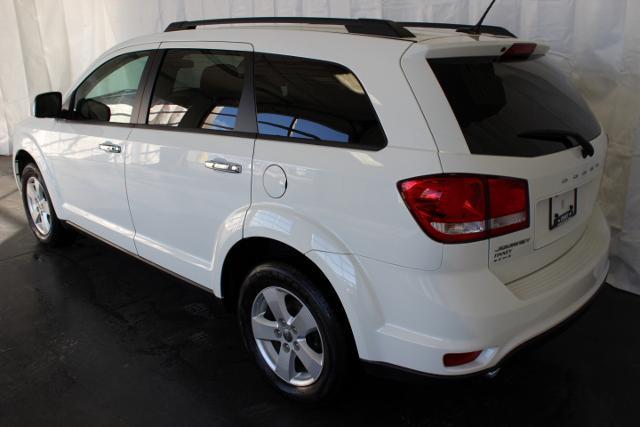 Dodge Journey 2012 photo 3