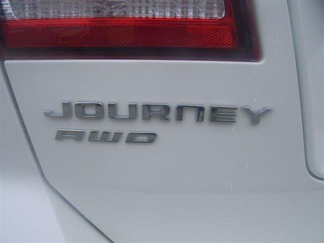Dodge Journey 2013 photo 1