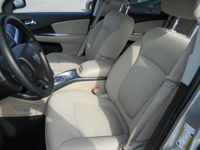 Dodge Journey 2013 photo 2