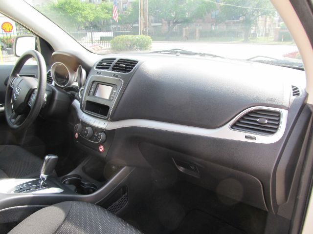 Dodge Journey 2013 photo 16