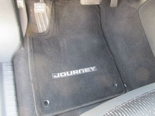 Dodge Journey 2013 photo 28