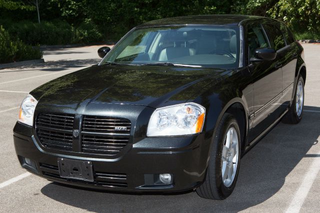 Dodge Magnum 2005 photo 2