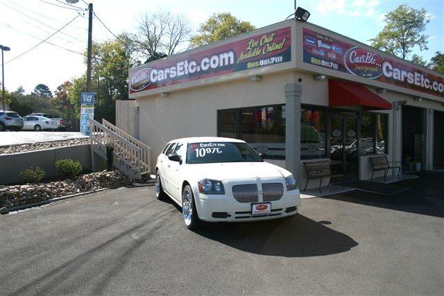 Dodge Magnum SE Wagon