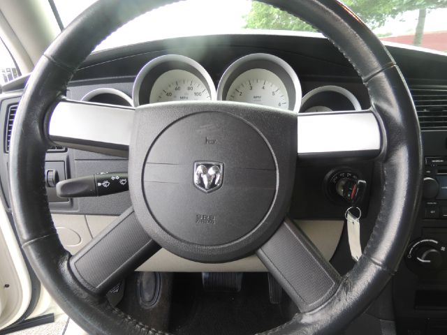 Dodge Magnum 2005 photo 10