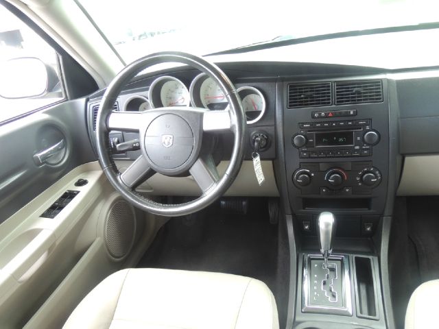 Dodge Magnum 2005 photo 11