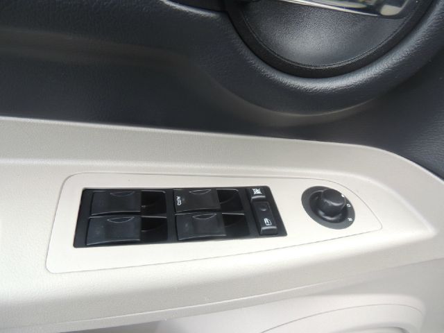 Dodge Magnum 2005 photo 17