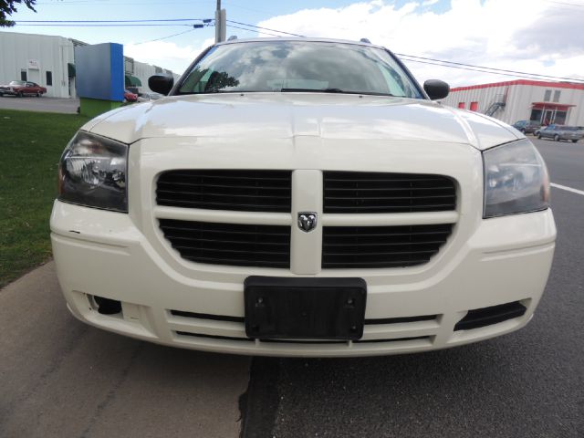 Dodge Magnum 2005 photo 2