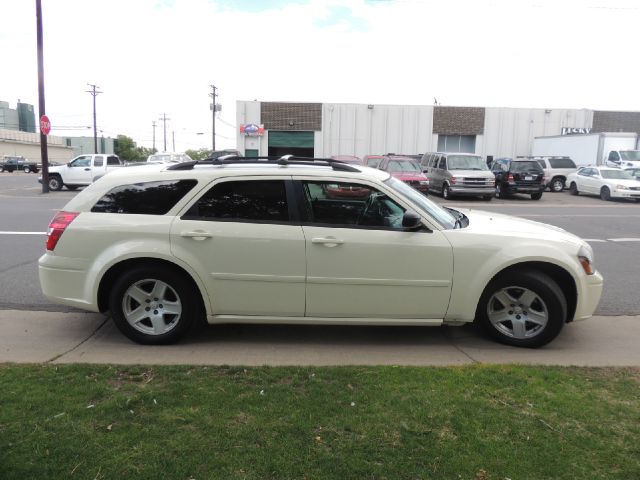 Dodge Magnum 2005 photo 21