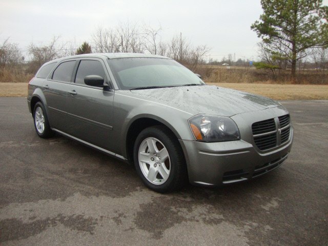 Dodge Magnum SE Other