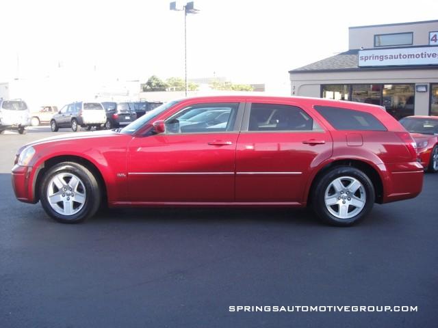 Dodge Magnum 2005 photo 1