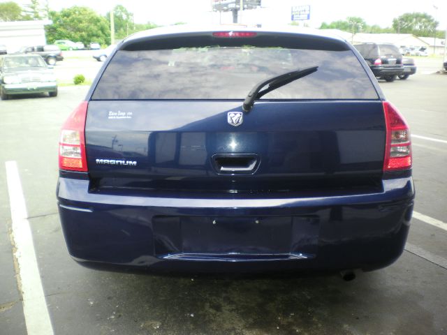 Dodge Magnum 2005 photo 1