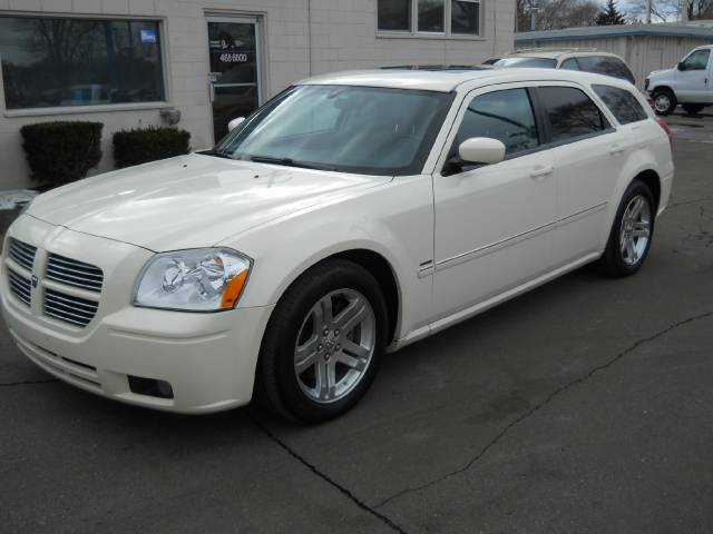 Dodge Magnum 2005 photo 1