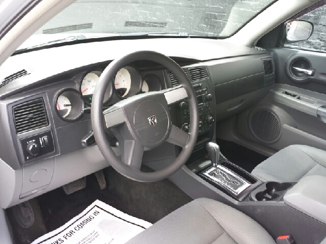 Dodge Magnum SE Wagon