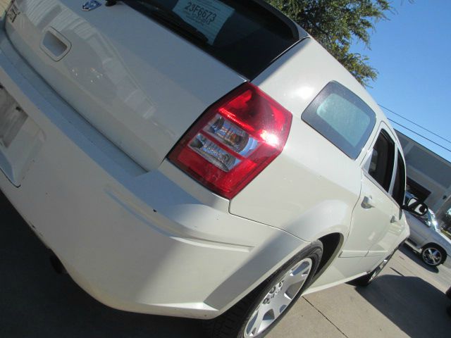 Dodge Magnum 2005 photo 2