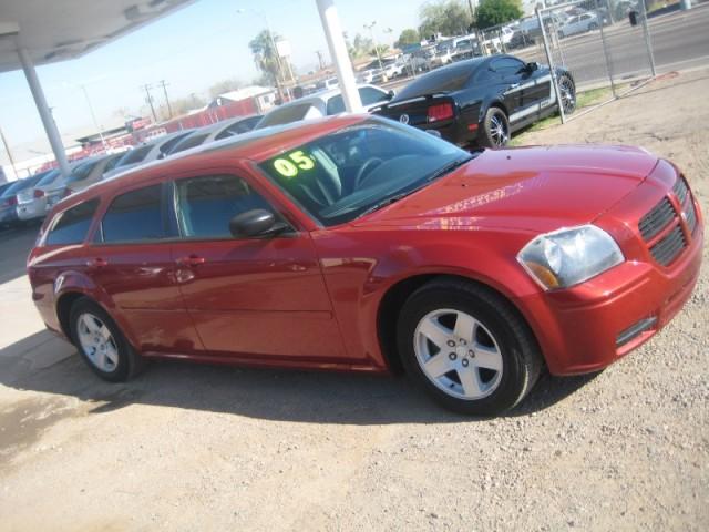 Dodge Magnum 2005 photo 1