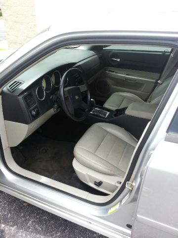 Dodge Magnum 2005 photo 1