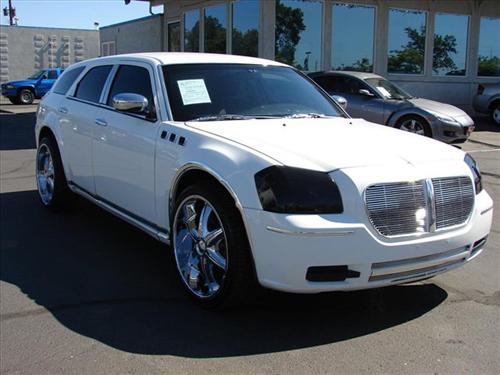 Dodge Magnum 2005 photo 2